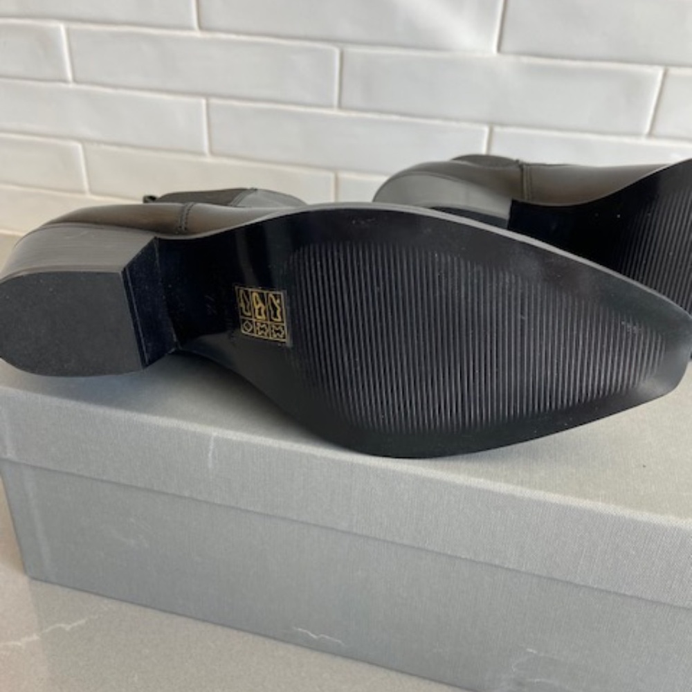 NIB Everlane Black Leather Bootie - Made in Italy - Size 7.5 - Picture 5 of 6